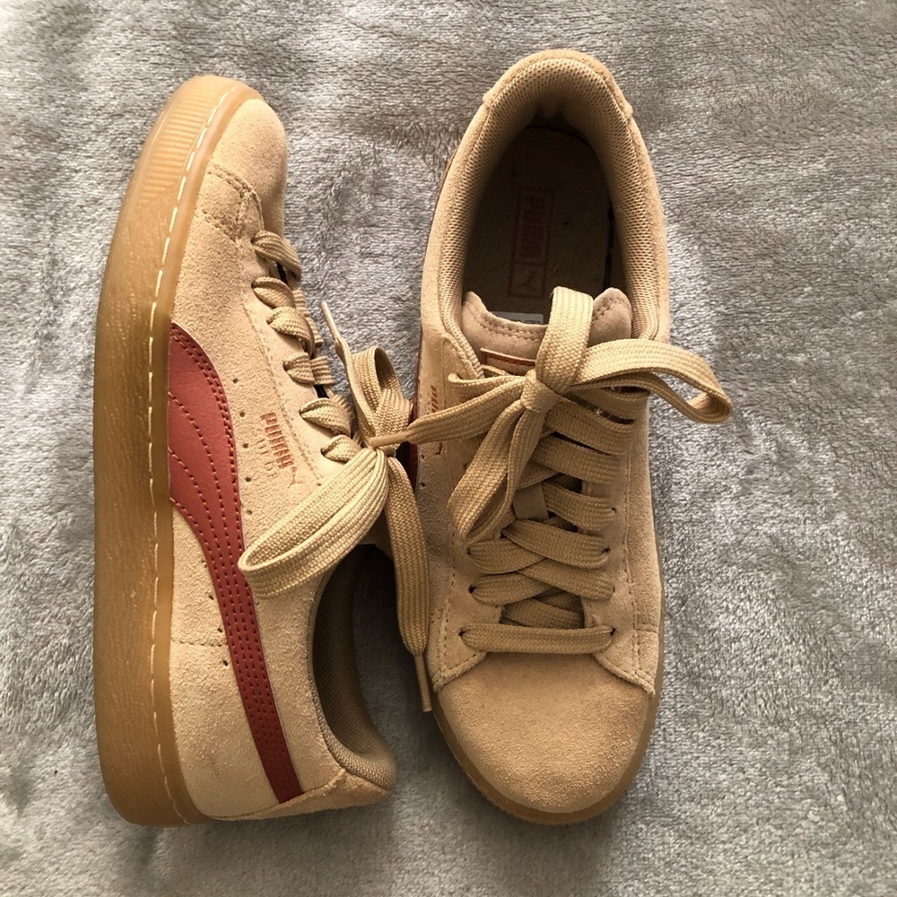 Puma Suede Tan Nude Size 6C